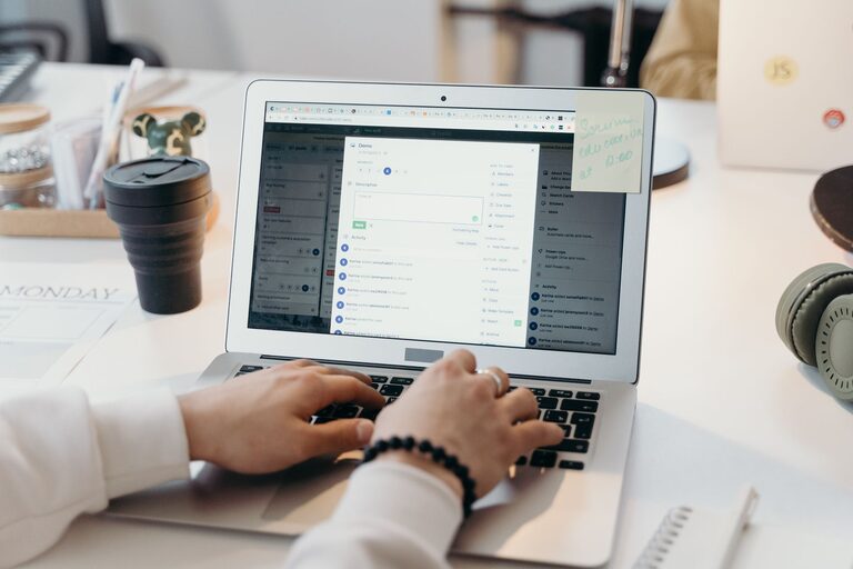 How to Keep Your Emails Under Control and Stay Organised